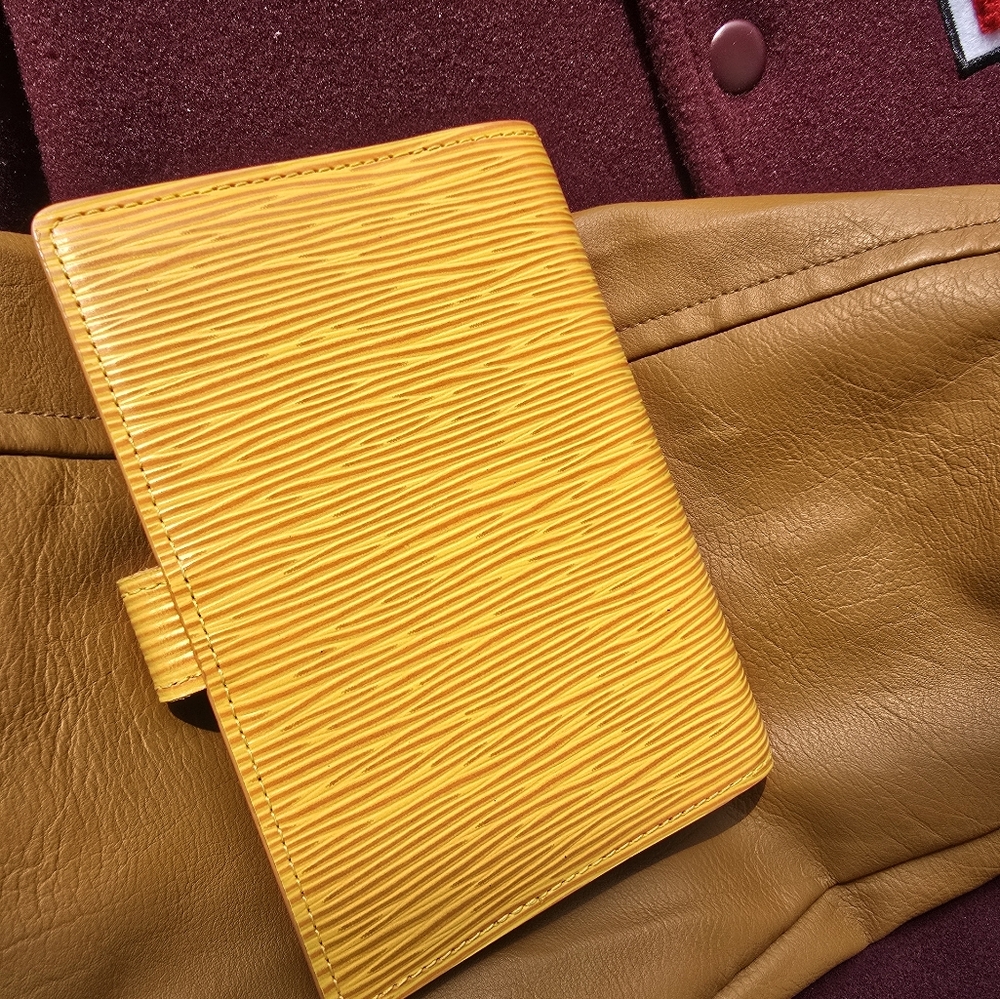 Authentic Louis Vuitton Mustard Yellow Agenda Wallet - Picture 4 of 12